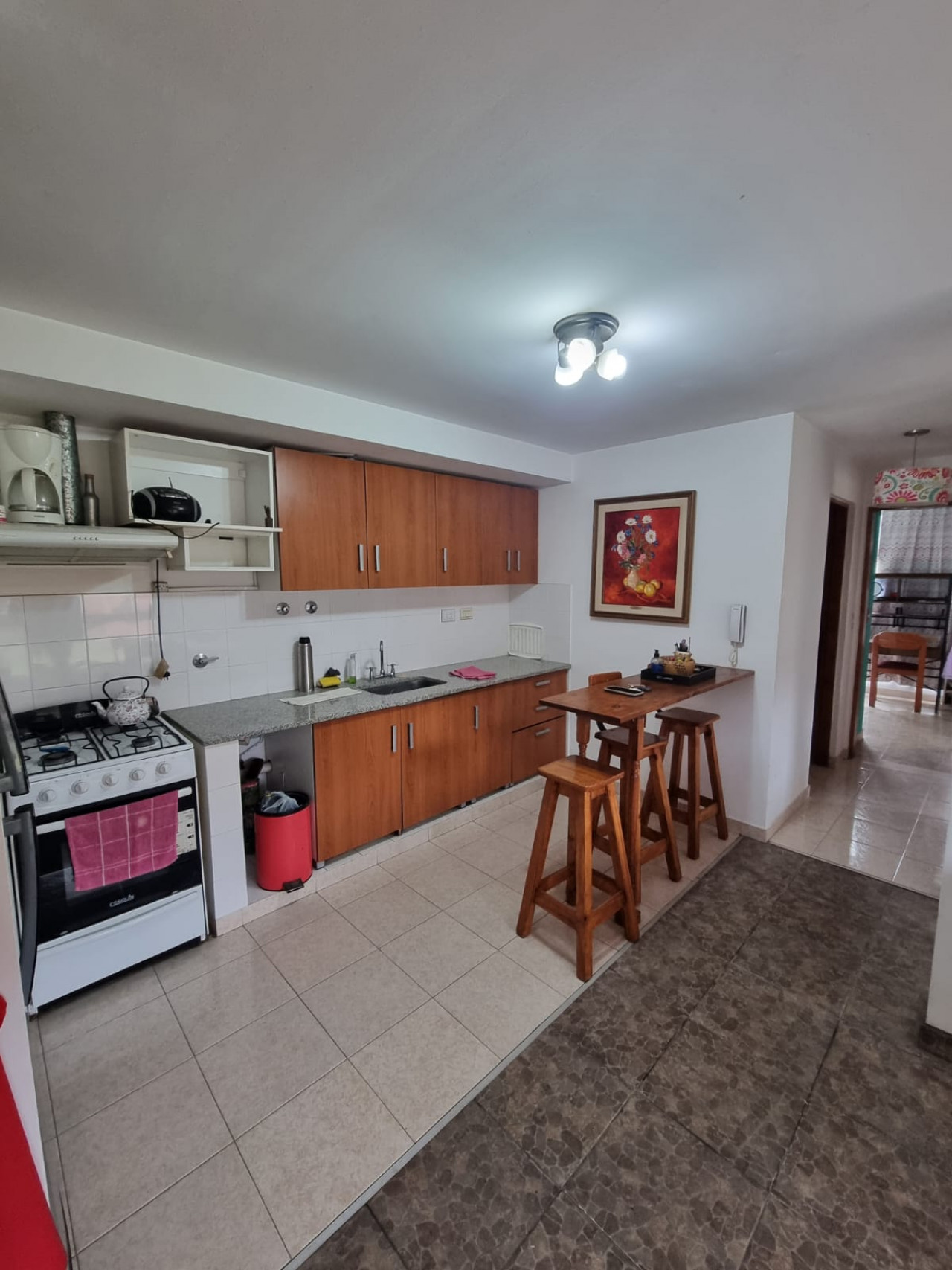 Departamento de 3 ambientes con cochera en alquiler AMOBLADO- Villa de Mayo